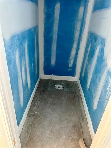 406 Glenn Court, Baldwin City, KS 66006