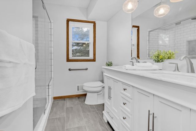 2013 Jade Lane, Eagan, MN 55122