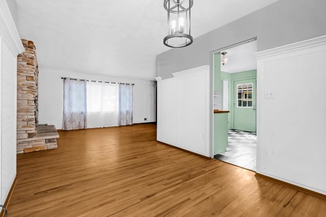 2013 Jade Lane, Eagan, MN 55122