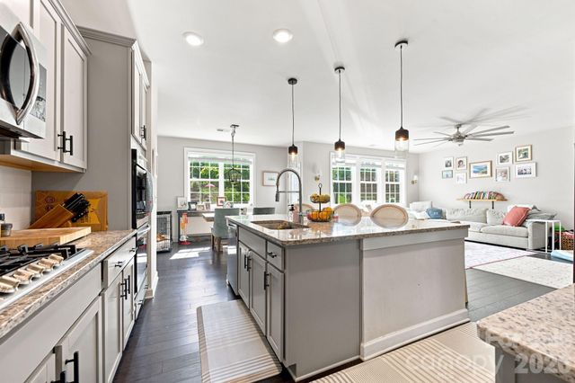 445 Hudson Place, Davidson, NC 28036