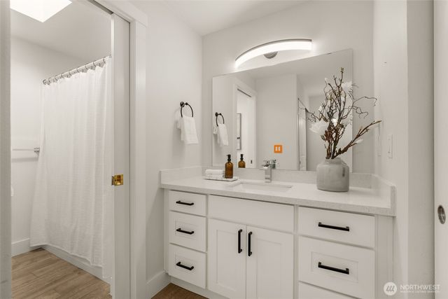 3708 20th Avenue SW, Seattle, WA 98106