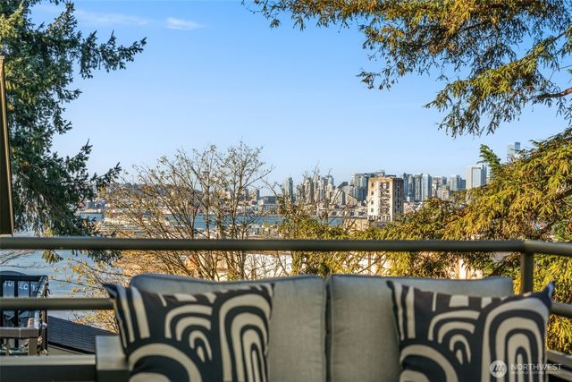 3708 20th Avenue SW, Seattle, WA 98106