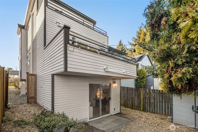 3708 20th Avenue SW, Seattle, WA 98106