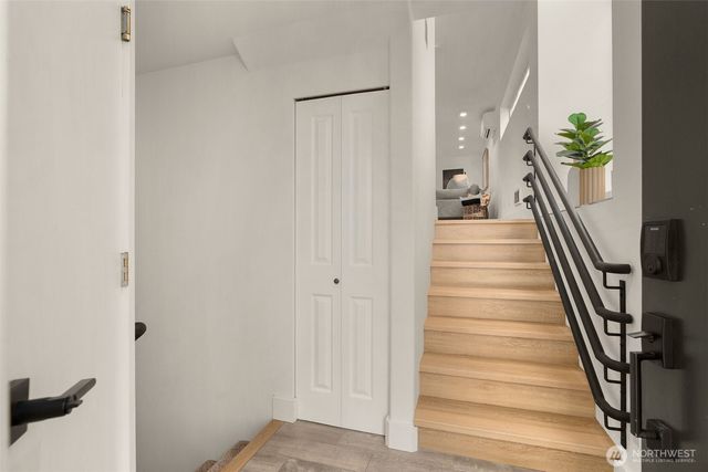 3708 20th Avenue SW, Seattle, WA 98106