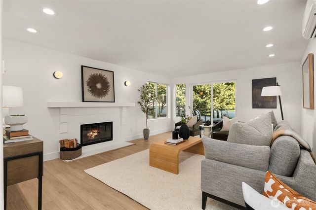 3708 20th Avenue SW, Seattle, WA 98106