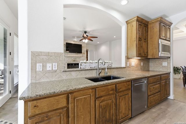 248 Leather Leaf, Boerne, TX 78006