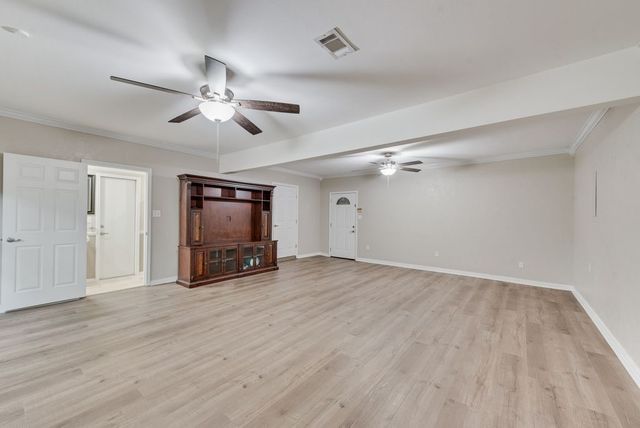 4500 Hacienda Drive, Arlington, TX 76017