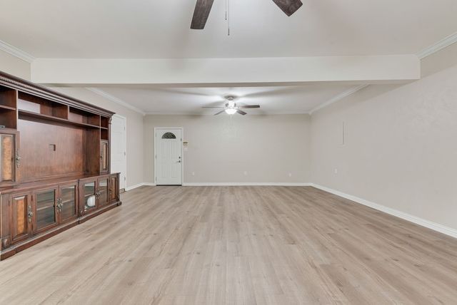 4500 Hacienda Drive, Arlington, TX 76017