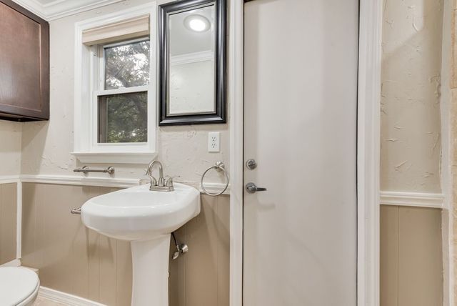4500 Hacienda Drive, Arlington, TX 76017