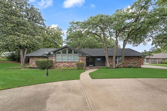 4500 Hacienda Drive, Arlington, TX 76017