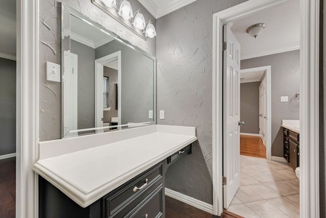 4500 Hacienda Drive, Arlington, TX 76017