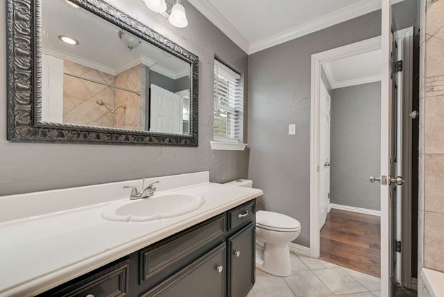 4500 Hacienda Drive, Arlington, TX 76017