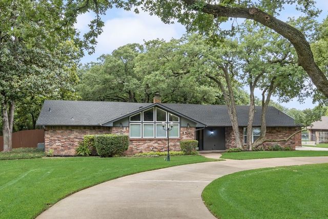 4500 Hacienda Drive, Arlington, TX 76017