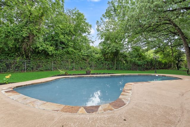 4500 Hacienda Drive, Arlington, TX 76017