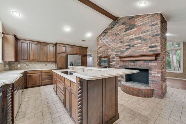 4500 Hacienda Drive, Arlington, TX 76017