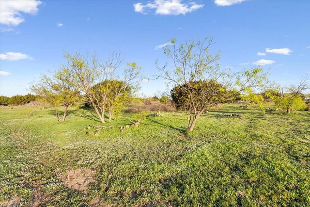198 Cherry Laurel LN, Lampasas, TX 76550