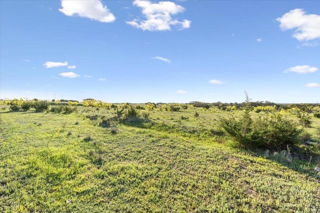 198 Cherry Laurel LN, Lampasas, TX 76550