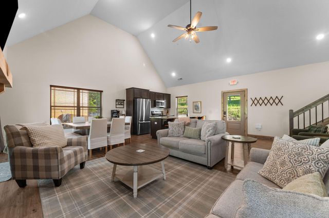 172 Ravine Roadway 30, Hollister, MO 65672