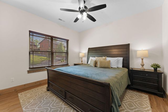 172 Ravine Roadway 30, Hollister, MO 65672