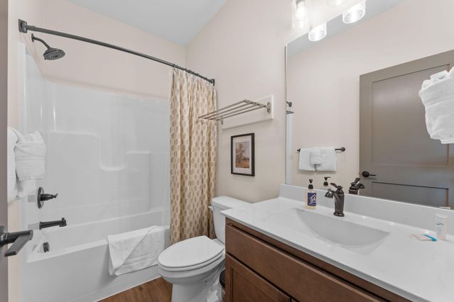172 Ravine Roadway 30, Hollister, MO 65672