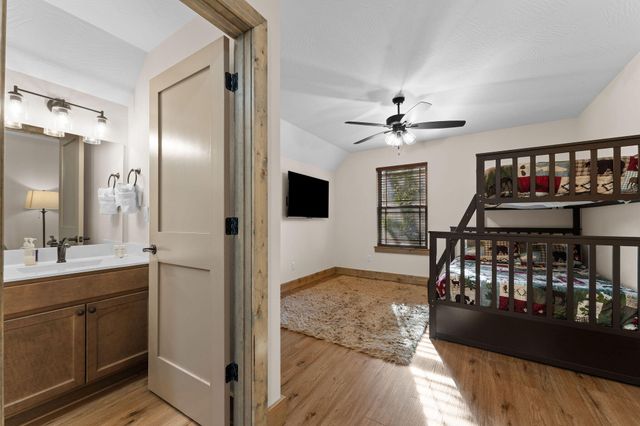 172 Ravine Roadway 30, Hollister, MO 65672