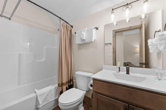 172 Ravine Roadway 30, Hollister, MO 65672