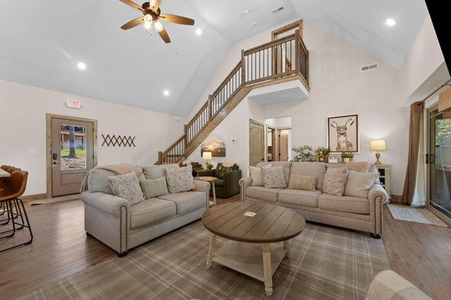 172 Ravine Roadway 30, Hollister, MO 65672