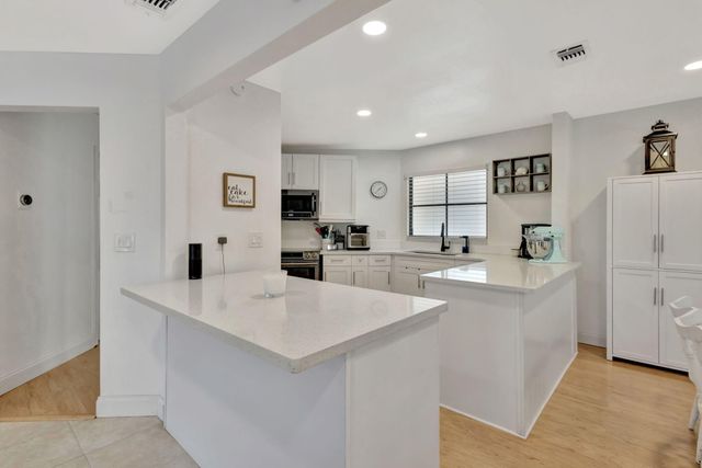 146 Weybridge Circle B, Royal Palm Beach, FL 33411