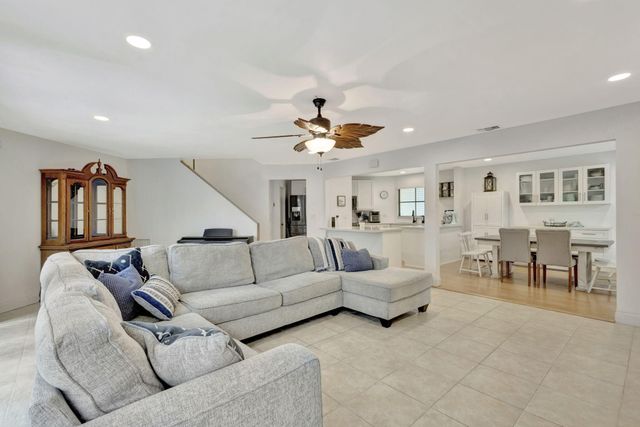 146 Weybridge Circle B, Royal Palm Beach, FL 33411