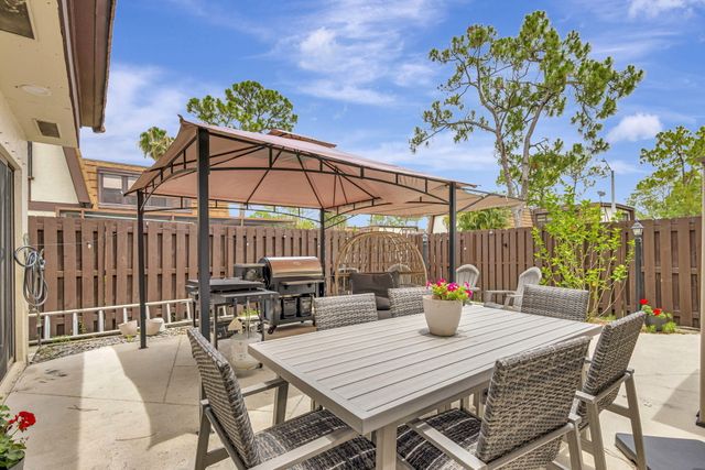 146 Weybridge Circle B, Royal Palm Beach, FL 33411