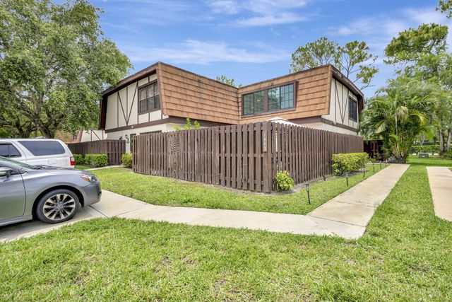 146 Weybridge Circle B, Royal Palm Beach, FL 33411