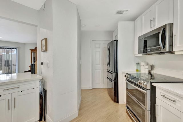 146 Weybridge Circle B, Royal Palm Beach, FL 33411