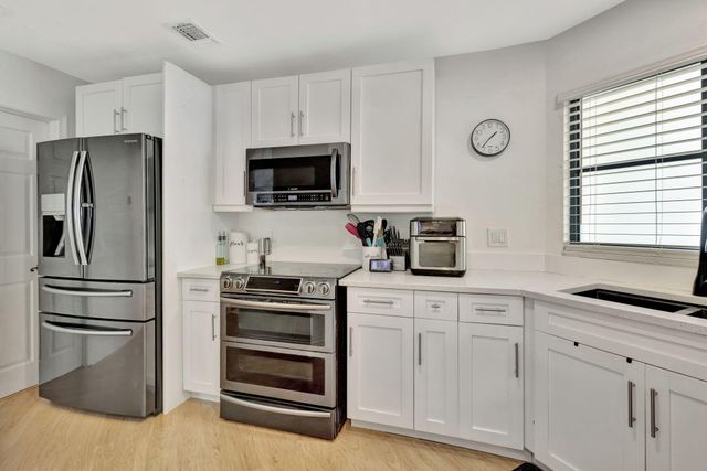 146 Weybridge Circle B, Royal Palm Beach, FL 33411