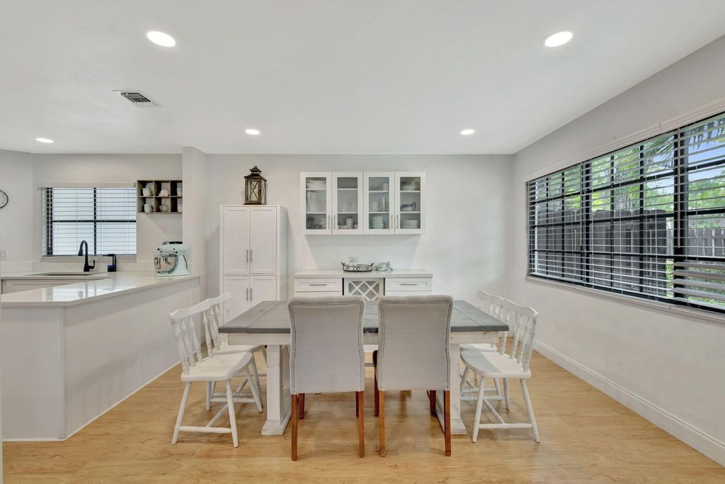 146 Weybridge Circle B, Royal Palm Beach, FL 33411