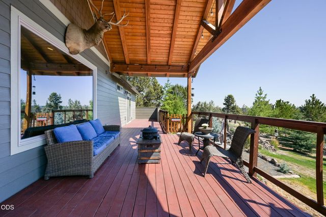 1890 Murrelet Drive, Redmond, OR 97756