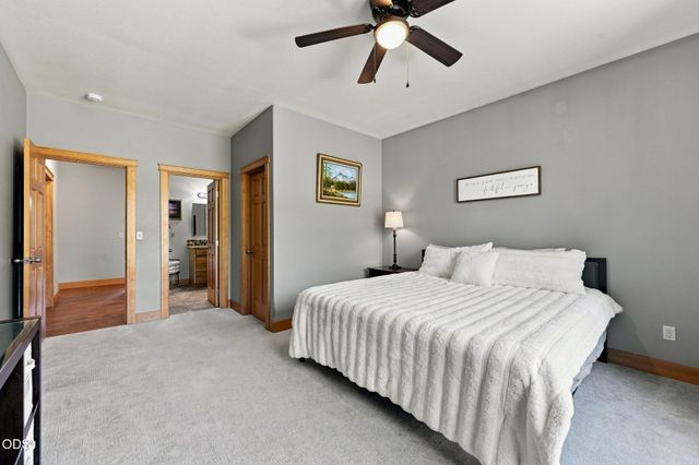 1890 Murrelet Drive, Redmond, OR 97756