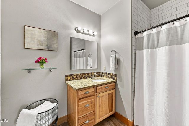 1890 Murrelet Drive, Redmond, OR 97756