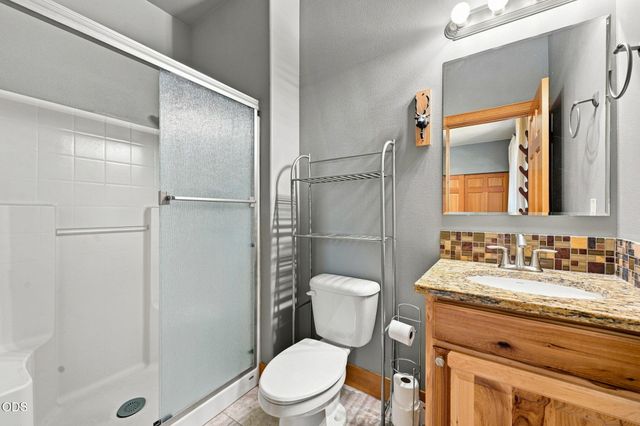 1890 Murrelet Drive, Redmond, OR 97756