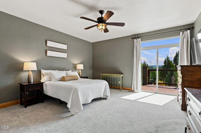 1890 Murrelet Drive, Redmond, OR 97756