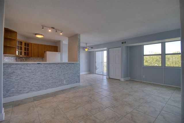 3315 58TH AVENUE S 422, St Petersburg, FL 33712