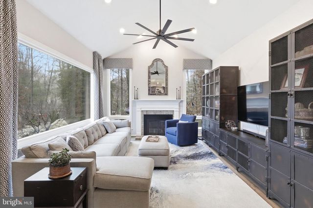 9200 WRIGHTS HOLLOW LN, Lorton, VA 22079