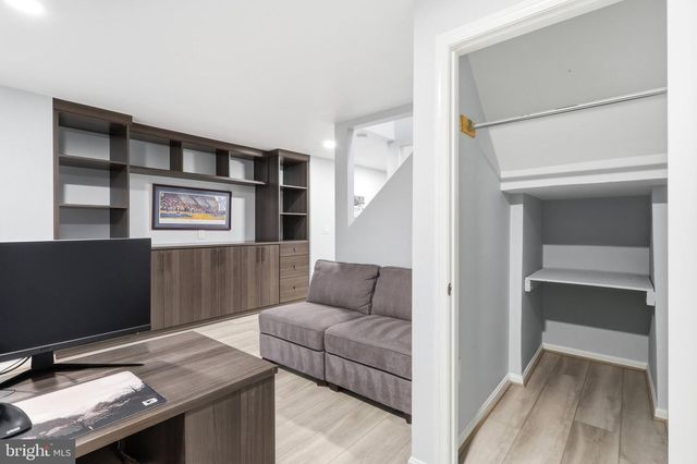 9200 WRIGHTS HOLLOW LN, Lorton, VA 22079