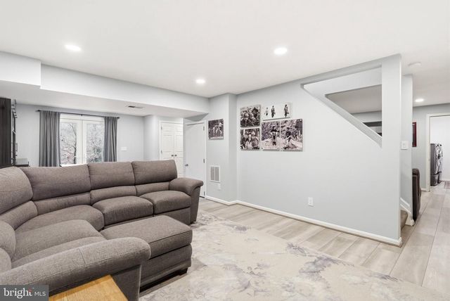 9200 WRIGHTS HOLLOW LN, Lorton, VA 22079