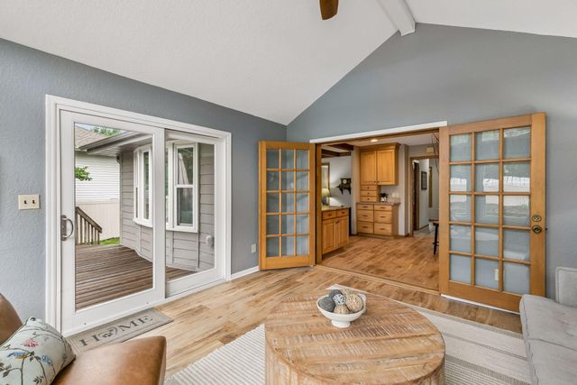 900 Nina Court, Mendota Heights, MN 55118