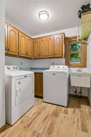 900 Nina Court, Mendota Heights, MN 55118