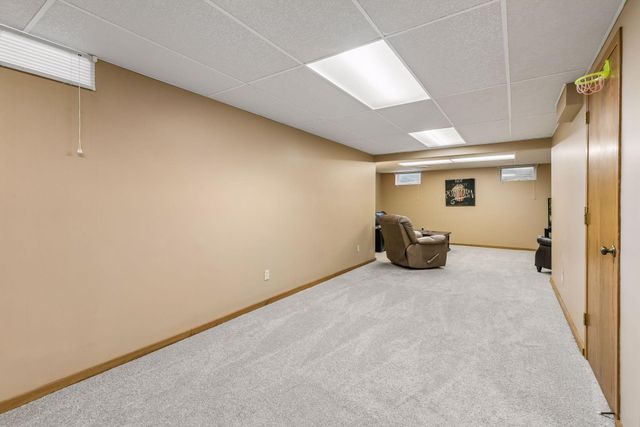 900 Nina Court, Mendota Heights, MN 55118