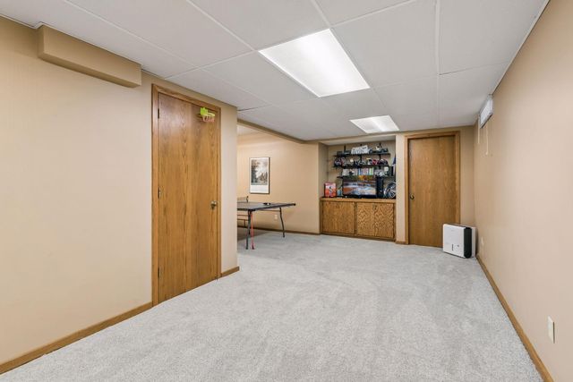 900 Nina Court, Mendota Heights, MN 55118