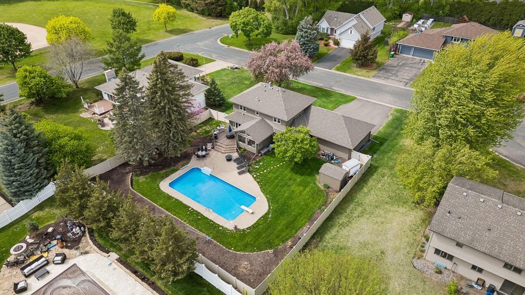 900 Nina Court, Mendota Heights, MN 55118 — photo 5