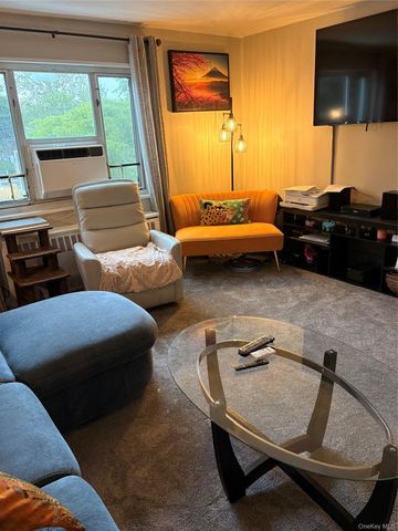 226-01 Hillside Avenue 52, Queens Village, NY 11427