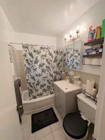 226-01 Hillside Avenue 52, Queens Village, NY 11427